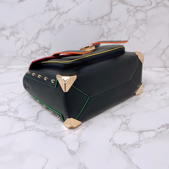 Michael Kors Manhattan Medium Satchel - Picture 4 of 9